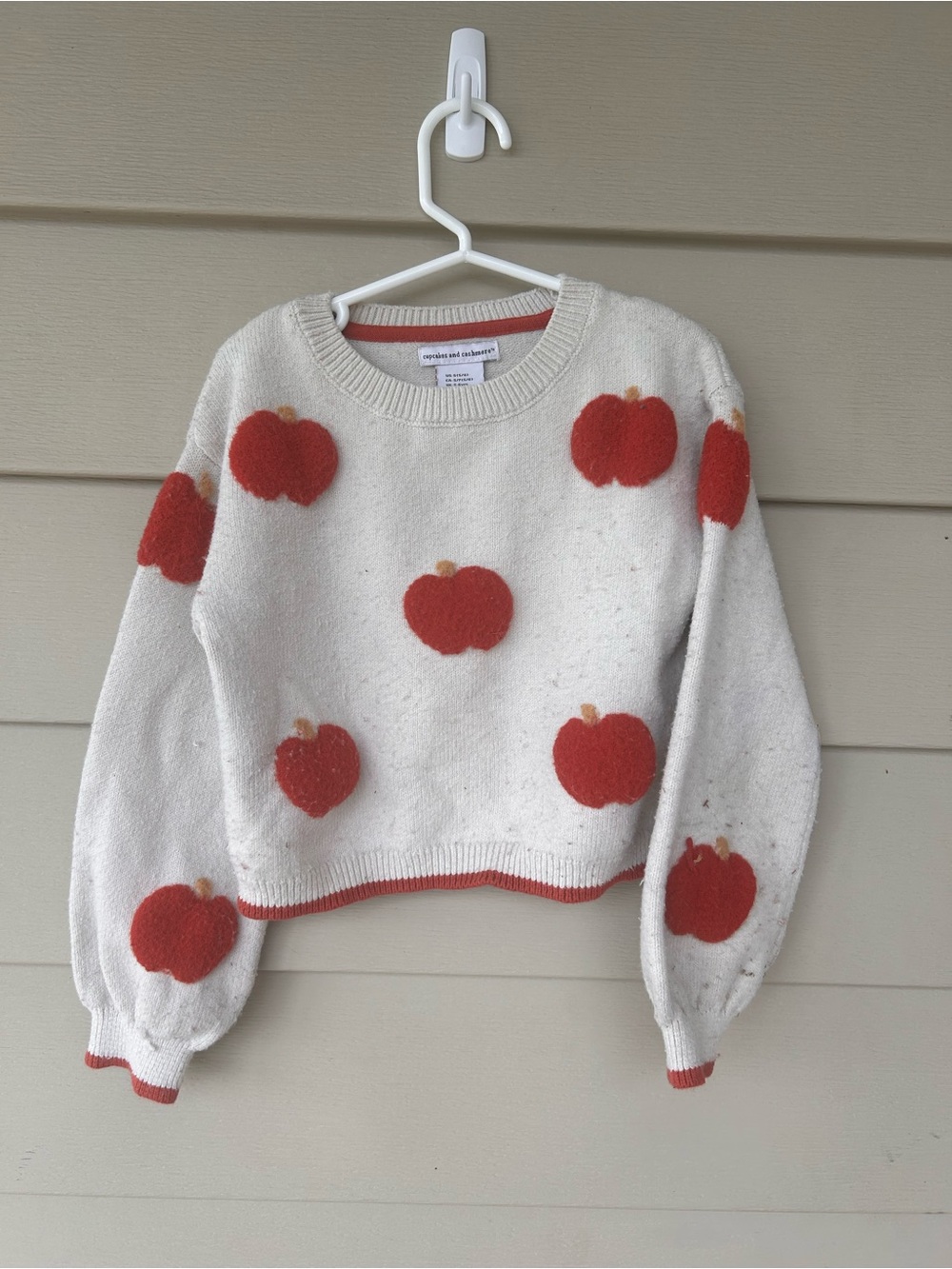 cupcakes & cashmere girls 5/6 White Sweater with Red Apple Pattern